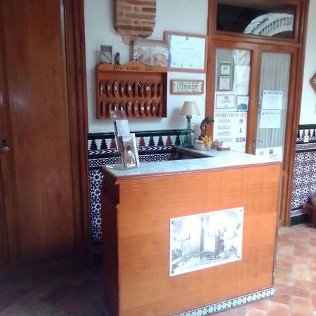 Hostal Comercio การ์โมนา ภายนอก รูปภาพ